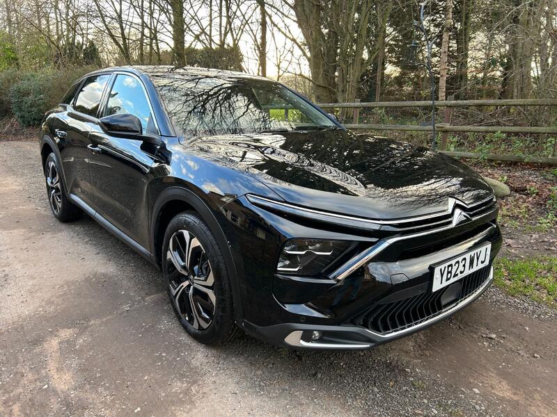 View CITROEN C5 X SHINE 1.2T 130 BHP 8 SPEED AUTOMATIC LIGHT DAMAGE CURRENTLY BEING REPAIRED CAT N