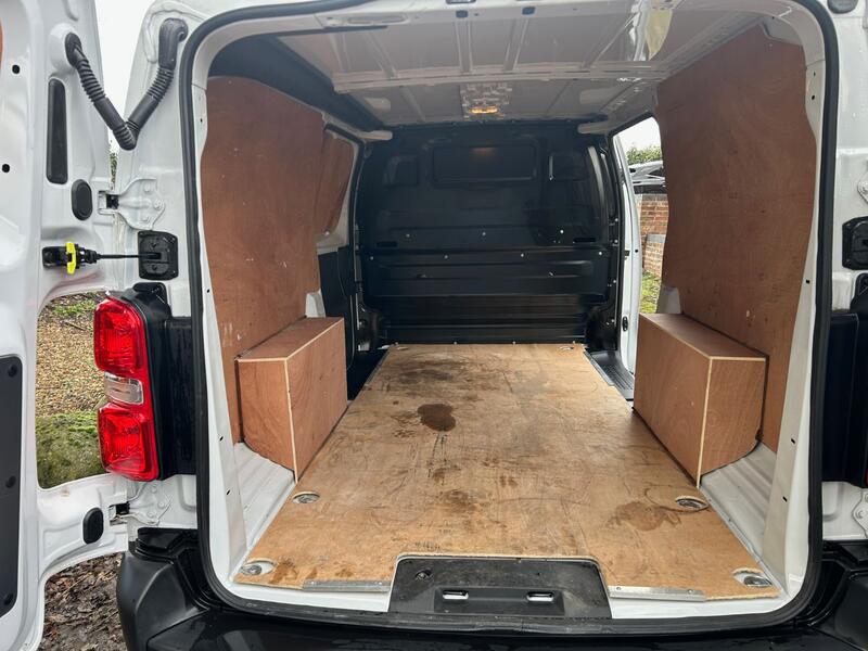 VAUXHALL VIVARO