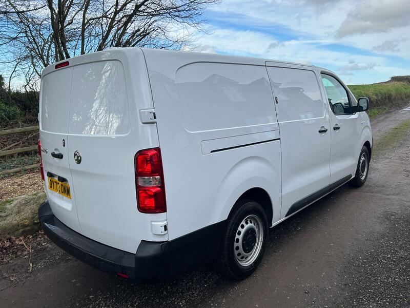 VAUXHALL VIVARO