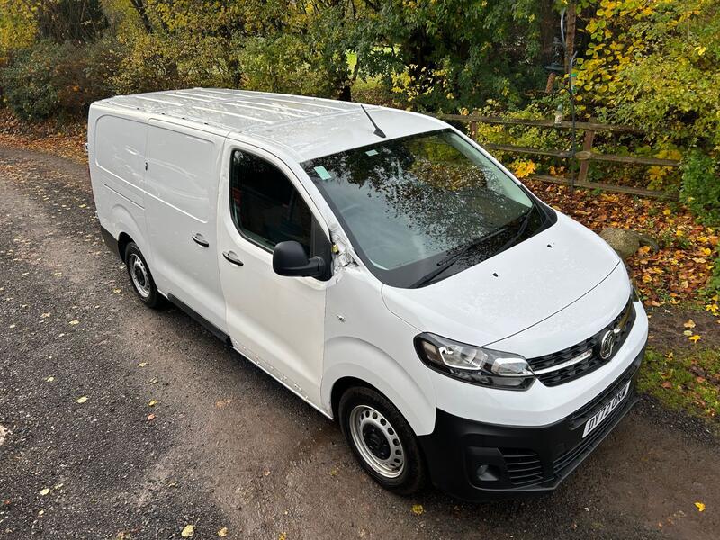 VAUXHALL VIVARO