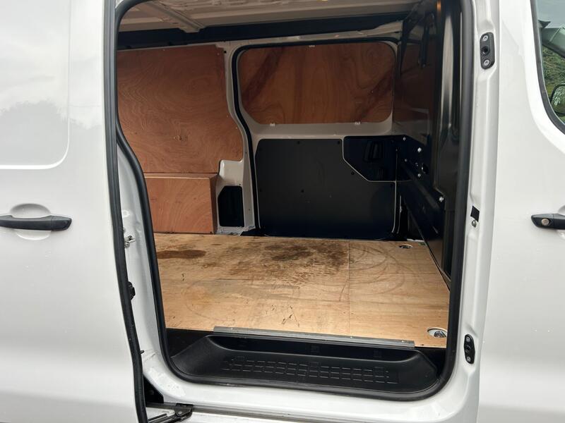 VAUXHALL VIVARO