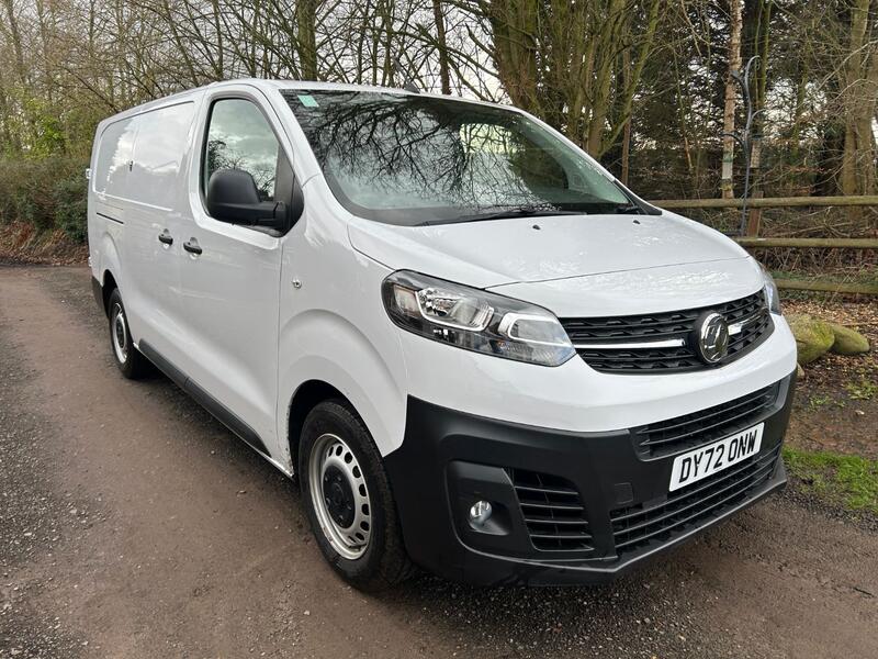 VAUXHALL VIVARO