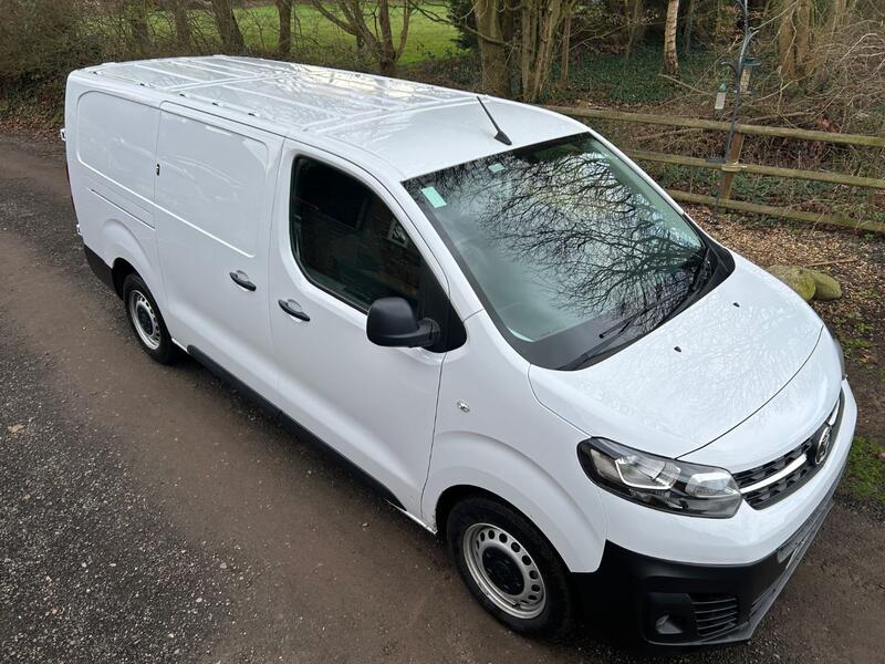 VAUXHALL VIVARO