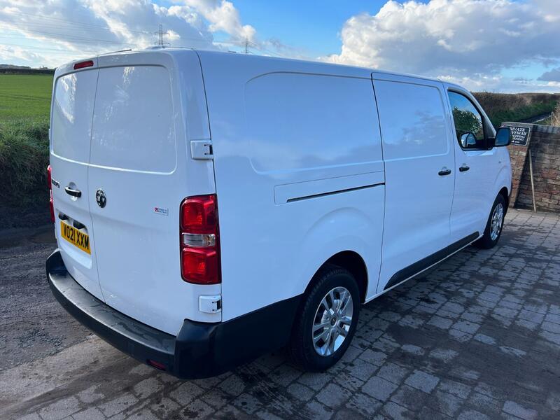 VAUXHALL VIVARO