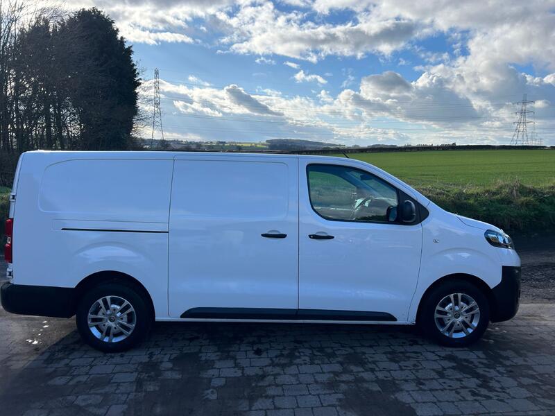 VAUXHALL VIVARO