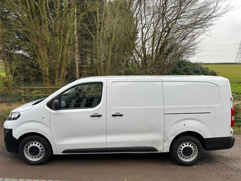 VAUXHALL VIVARO