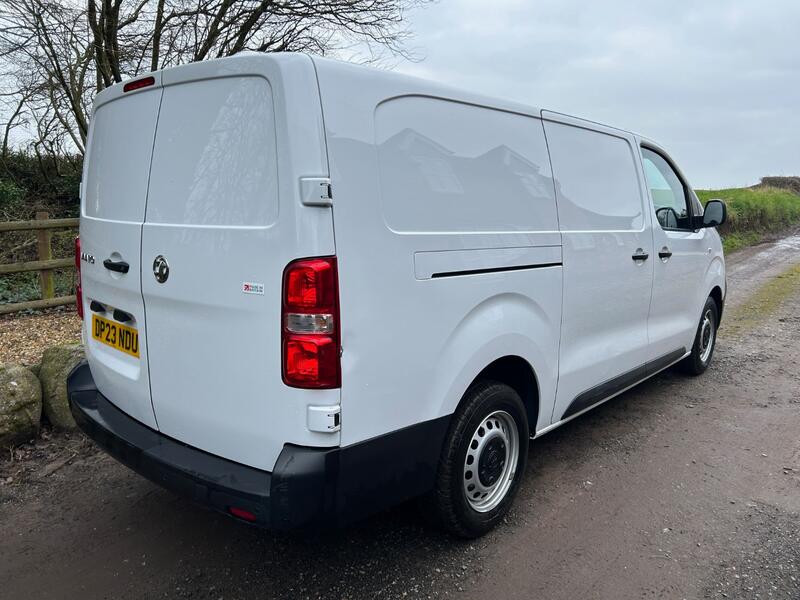 VAUXHALL VIVARO