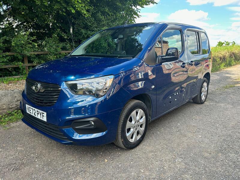 View VAUXHALL COMBO 1.5 Turbo D SE