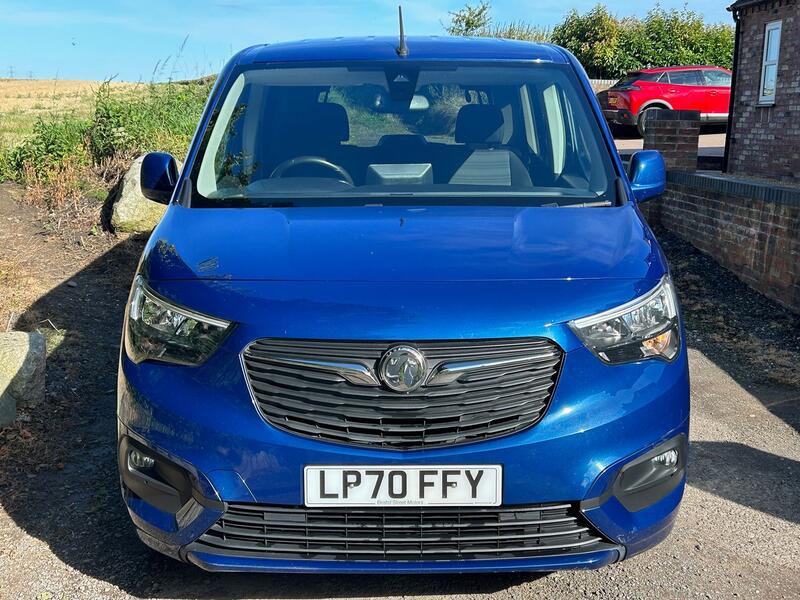 View VAUXHALL COMBO LIFE SE 8 SPEED AUTO 1.2T 130