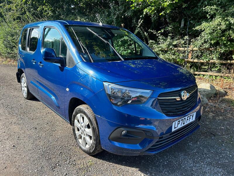 View VAUXHALL COMBO LIFE SE 8 SPEED AUTO 1.2T 130