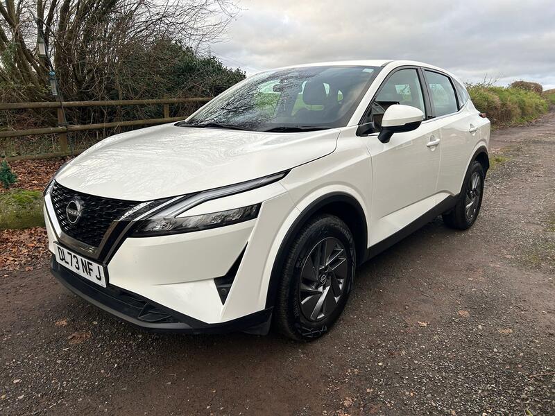 View NISSAN QASHQAI 1.3T Acenta Premium Automatic