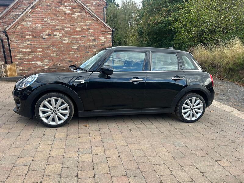 MINI HATCH