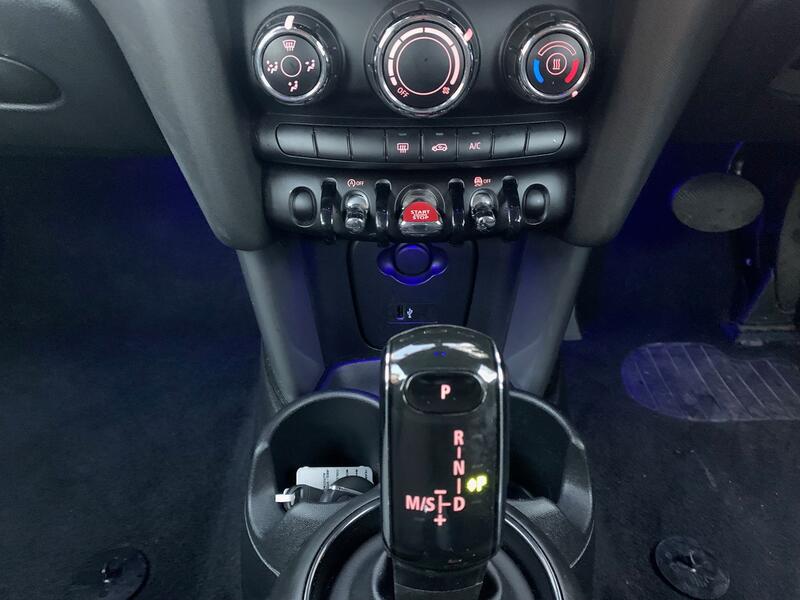 MINI HATCH