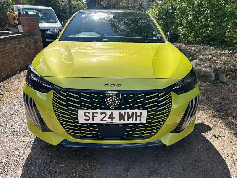 View PEUGEOT 208 1.2 MHEV GT AUTO 