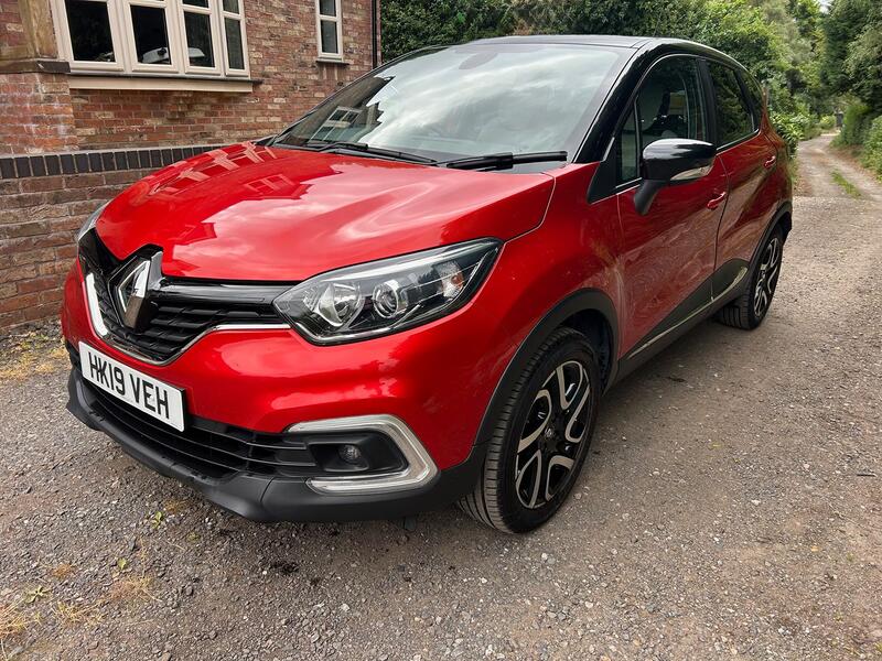View RENAULT CAPTUR 1.5 Iconic dCi 90 MY18
