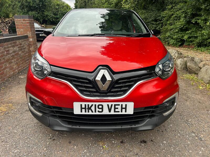 View RENAULT CAPTUR 1.5 Iconic dCi 90 MY18