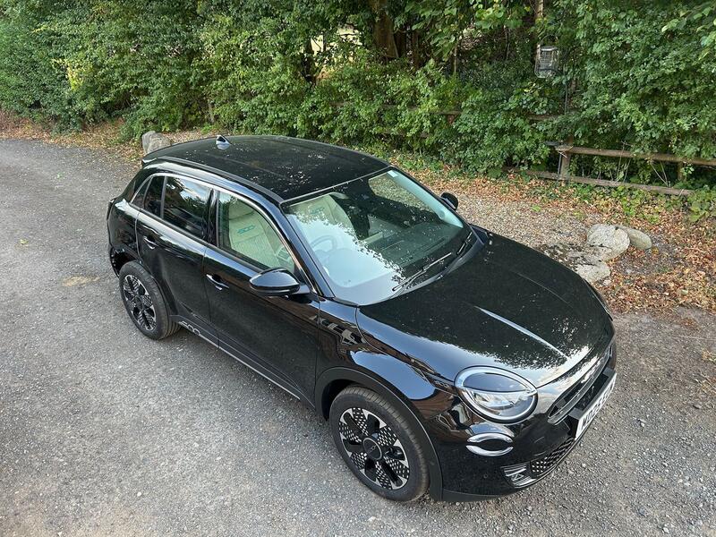 View FIAT 600 1.2T  HYBRID AUTO 
