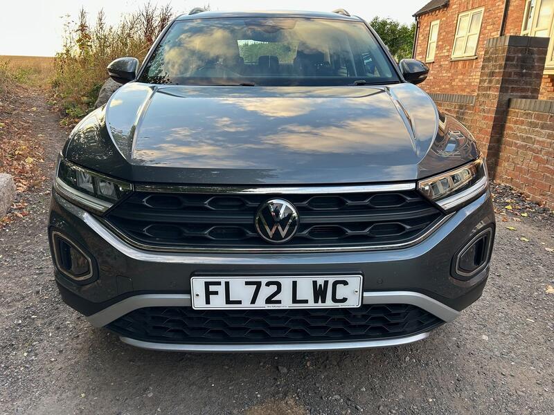 View VOLKSWAGEN T-ROC 1.5 TSI Life