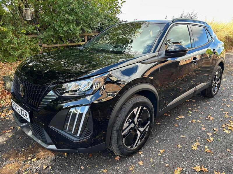 View PEUGEOT 2008 1.2T Allure Auto 563 Miles
