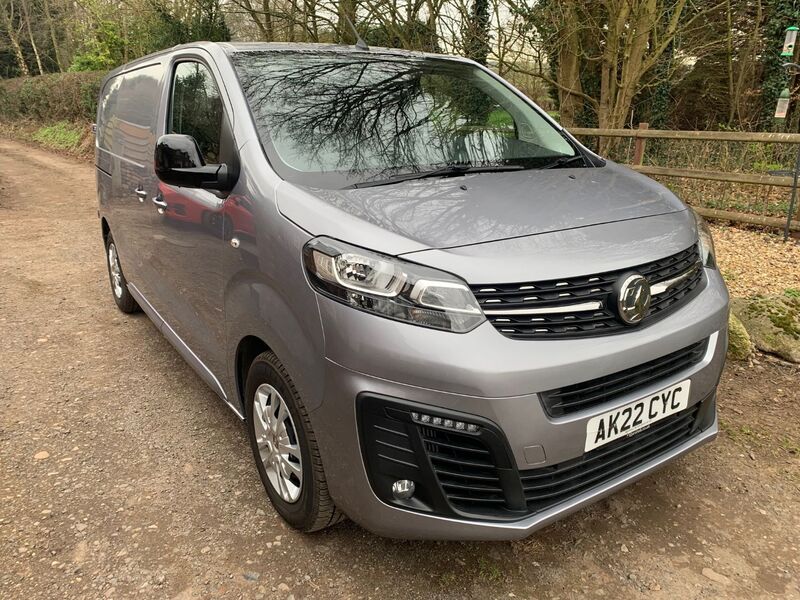 VAUXHALL VIVARO