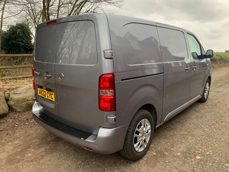 VAUXHALL VIVARO