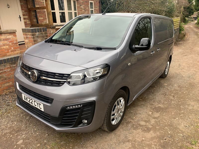 View VAUXHALL VIVARO SPORTIVE F2700 1.5T  DAMAGE REPAIRED *NO VAT*