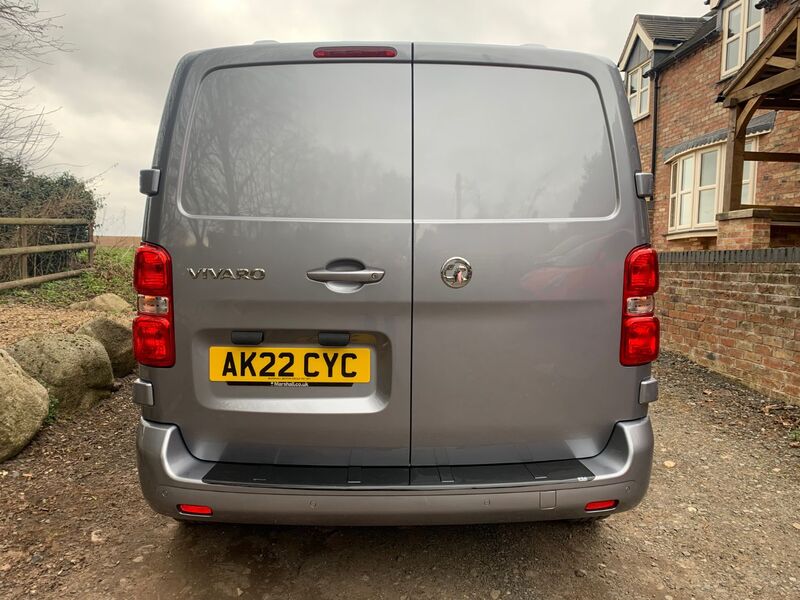 VAUXHALL VIVARO