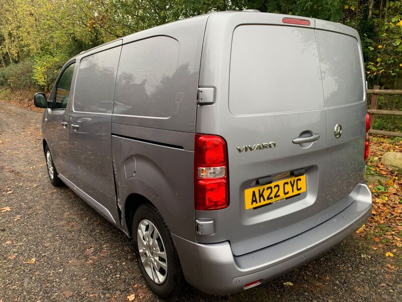 VAUXHALL VIVARO