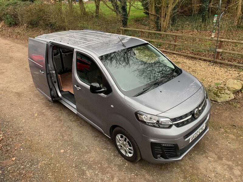 VAUXHALL VIVARO