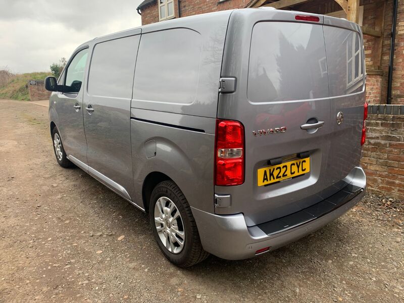 VAUXHALL VIVARO