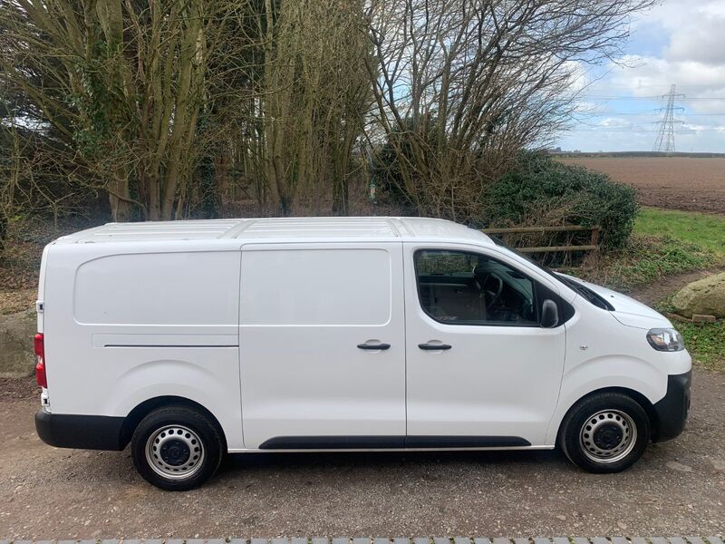 VAUXHALL VIVARO