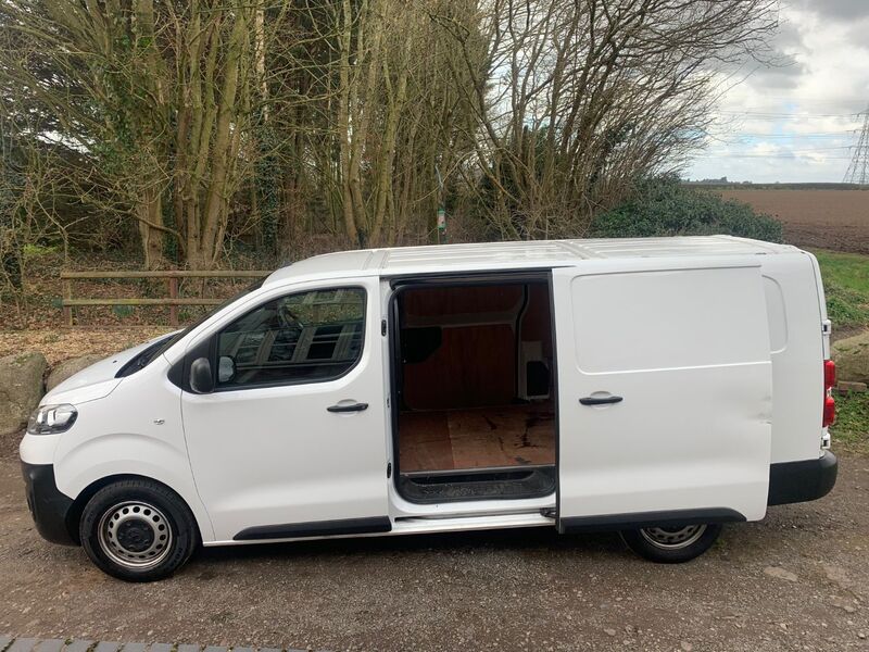 VAUXHALL VIVARO