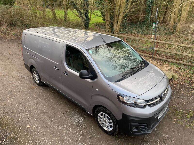 VAUXHALL VIVARO