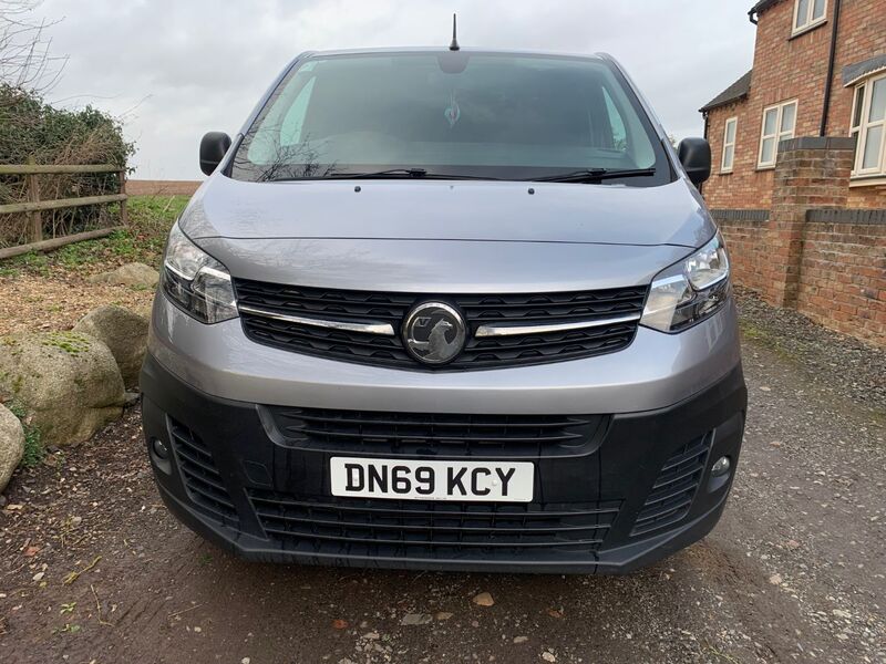 VAUXHALL VIVARO