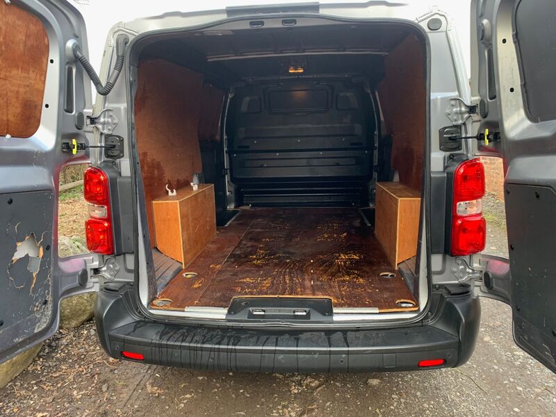 VAUXHALL VIVARO