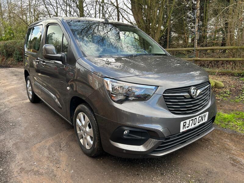View VAUXHALL COMBO LIFE 1.2T 130 AUTO 7 SEATS 