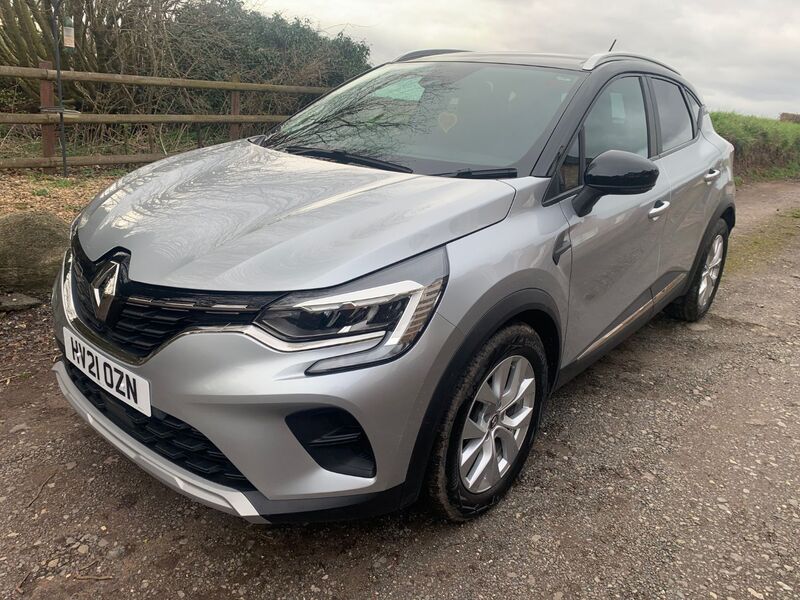 View RENAULT CAPTUR 2 ICONIC NAV 1.3 TCe 6 SPEED 130BHP DAMAGE REPAIRED **CAT N**