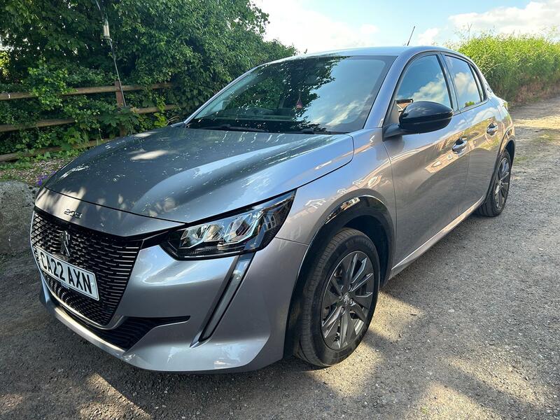View PEUGEOT 208 ALLURE PREMIUM AUTO EV FDSH 